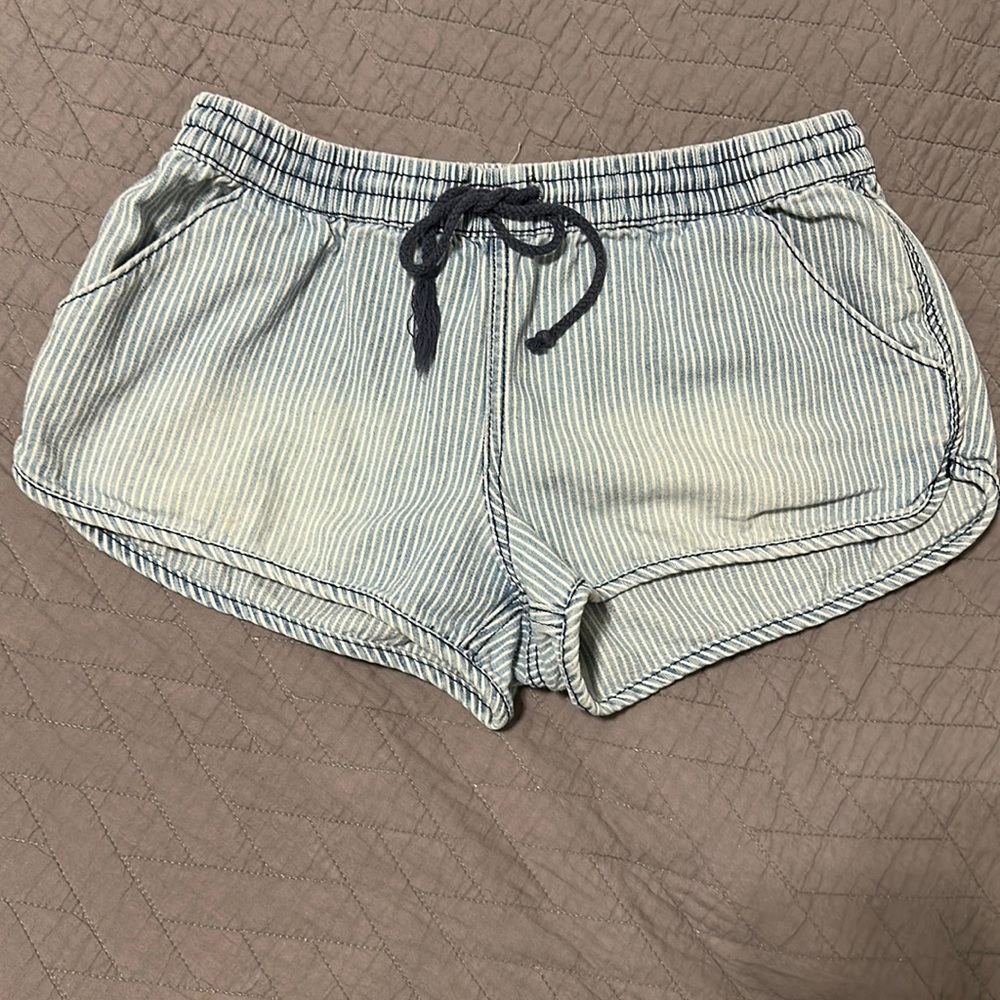 Stretchy striped jean shorts